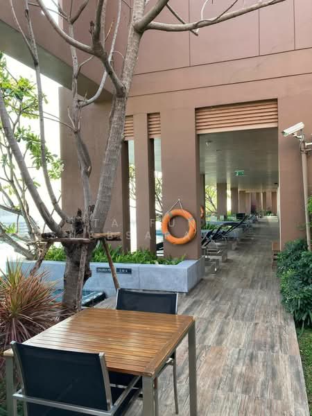 The Lofts Ekkamai, Bangkok, 1415 Sukhumvit Road, Phra Kanong Nua, Watthana, Bangkok, Studio, 29 sqm, Condo For Rent, by Jakree Buajatturat, 500268661 - DDproperty.com