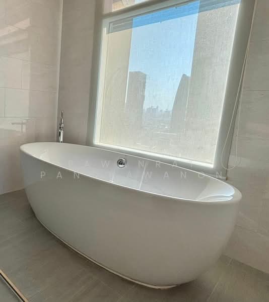 Fullerton Sukhumvit, Bangkok, Sukhumvit Road, Khlong Tan Nua, Watthana, Bangkok, 3 Bedrooms, 132 sqm, Condo For Rent, by Pawanrat Panchawanon, 500268675 - DDproperty.com