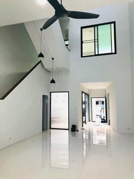 ทาวน์เฮ้าส์ 5-ห้องนอน, กรุงเทพ, คลองตันเหนือ, วัฒนา, กรุงเทพ, 200 ตร.ม., ทาวน์เฮ้าส์ ให้เช่า, โดย Jakree Buajatturat, 500268721 - DDproperty.com