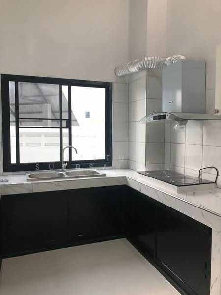 5-BR Townhouse, Bangkok, Khlong Tan Nua, Watthana, Bangkok, 5 Bedrooms, 200 sqm, Townhouse For Rent, by Jakree Buajatturat, 500268721 - DDproperty.com