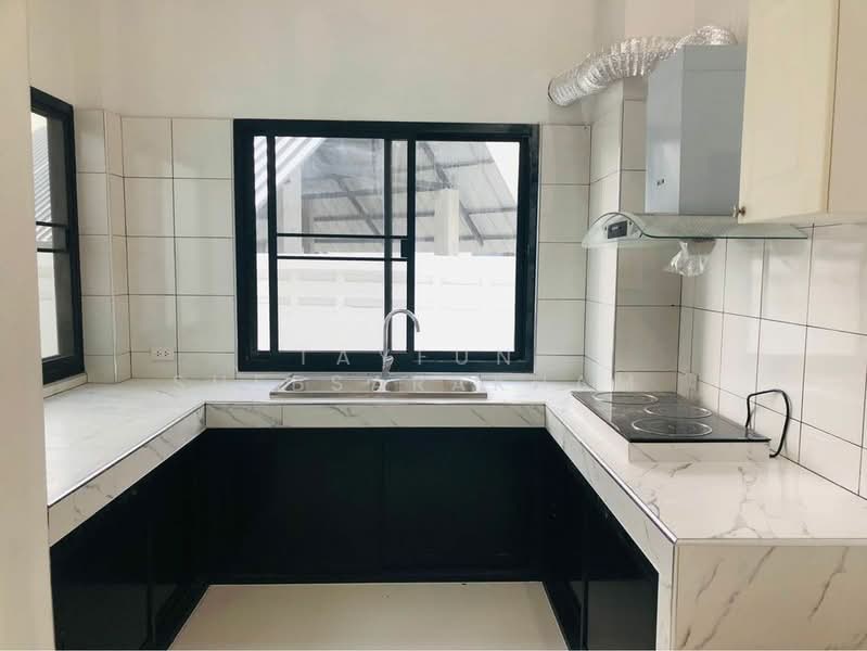 5-BR Townhouse, Bangkok, Khlong Tan Nua, Watthana, Bangkok, 5 Bedrooms, 200 sqm, Townhouse For Rent, by Jakree Buajatturat, 500268721 - DDproperty.com