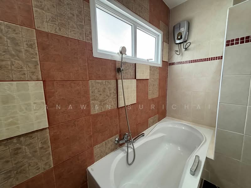 3-BR House, Chon Buri (Pattaya), Na Kloe, Bang Lamung (Pattaya), Chon Buri (Pattaya), 3 Bedrooms, 160 sqm, Single Detached House For Sale, by Tanawan Surichai, 500268838 - DDproperty.com