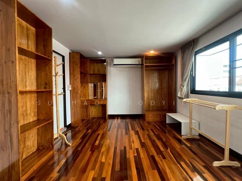 3-BR Townhouse, Bangkok, Khlong Tan Nua, Watthana, Bangkok, 3 Bedrooms, 210 sqm, Townhouse For Sale, by Suchada Yodyiem, 500268883 - DDproperty.com