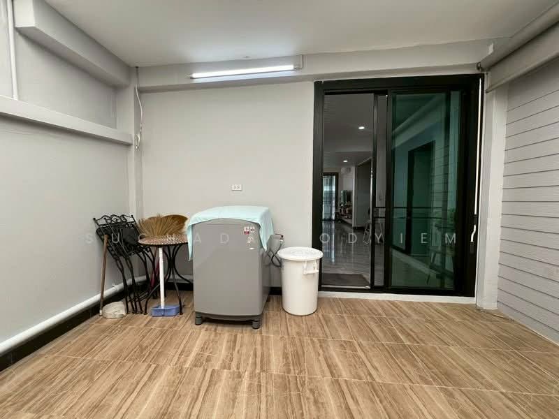 3-BR Townhouse, Bangkok, Khlong Tan Nua, Watthana, Bangkok, 3 Bedrooms, 210 sqm, Townhouse For Sale, by Suchada Yodyiem, 500268883 - DDproperty.com