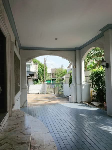 7-BR House, Bangkok, Chan Kasem, Chatuchak, Bangkok, 7 Bedrooms, 860 sqm, Single Detached House For Rent, by Vichai  Annavakulthorn, 500268895 - DDproperty.com