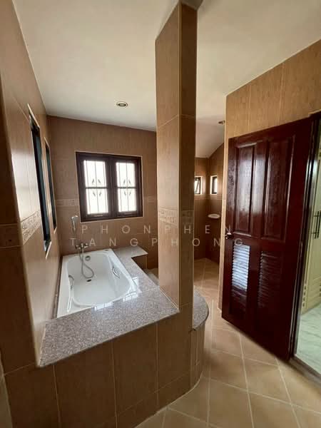 3-BR House, Chon Buri (Pattaya), Nong Pru, Bang Lamung (Pattaya), Chon Buri (Pattaya), 3 Bedrooms, 204 sqm, Single Detached House For Rent, by Phonphen Tangphong, 500268904 - DDproperty.com