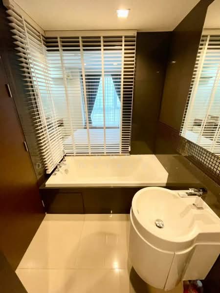 Rhythm Sathorn, Bangkok, 141 Soi Sathorn 21, Yan Nawa, Sathon, Bangkok, 1 Bedroom, 45 sqm, Condo For Sale, by Trinnaya Dungsirisangthong, 500268913 - DDproperty.com