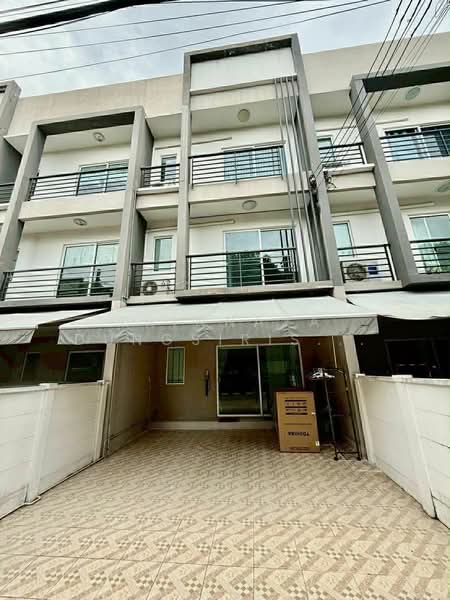Baan Klang Muang Sukhumvit 77 : บ้านกลางเมือง สุขุมวิท 77, กรุงเทพ, ซอย อ่อนนุช 17, สวนหลวง, สวนหลวง, กรุงเทพ, 204 ตร.ม., ทาวน์เฮ้าส์ ให้เช่า, โดย Trinnaya Dungsirisangthong, 500268919 - DDproperty.com
