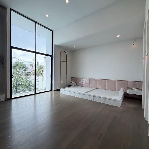 The Master Ekkamai-Ramintra, Bangkok, Soi Ramintra 39, Tha Rang, Bang Khen, Bangkok, 5 Bedrooms, 700 sqm, Single Detached House For Sale, by อลงกต คำนวรพร, 500268930 - DDproperty.com