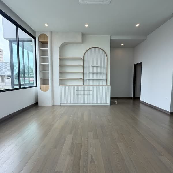 The Master Ekkamai-Ramintra, Bangkok, Soi Ramintra 39, Tha Rang, Bang Khen, Bangkok, 5 Bedrooms, 700 sqm, Single Detached House For Sale, by อลงกต คำนวรพร, 500268930 - DDproperty.com