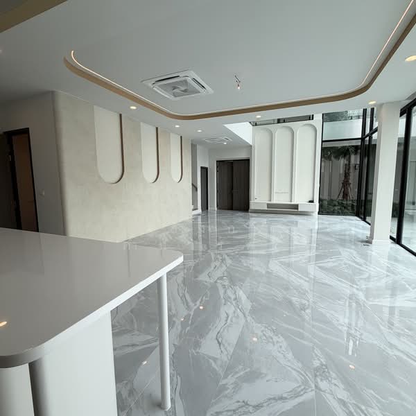 The Master Ekkamai-Ramintra, Bangkok, Soi Ramintra 39, Tha Rang, Bang Khen, Bangkok, 5 Bedrooms, 700 sqm, Single Detached House For Sale, by อลงกต คำนวรพร, 500268930 - DDproperty.com