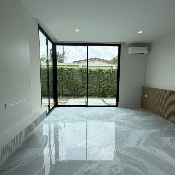 The Master Ekkamai-Ramintra, Bangkok, Soi Ramintra 39, Tha Rang, Bang Khen, Bangkok, 5 Bedrooms, 700 sqm, Single Detached House For Sale, by อลงกต คำนวรพร, 500268930 - DDproperty.com