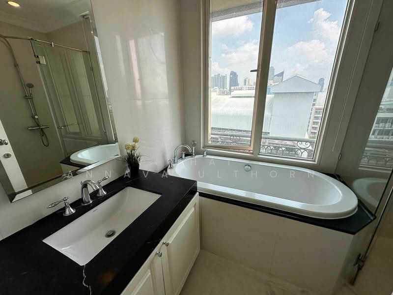 Royce Private Residences, Bangkok, 61 Soi Sukhumvit 31, Khlongtoei Nua, Watthana, Bangkok, 2 Bedrooms, 112 sqm, Condo For Rent, by Vichai  Annavakulthorn, 500268961 - DDproperty.com