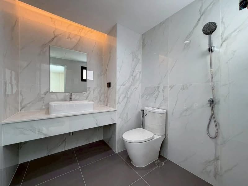 For Sale - 4.5 Storey Townhome Sukhumvit 101, Near BTS Punnawithi, Bangkok