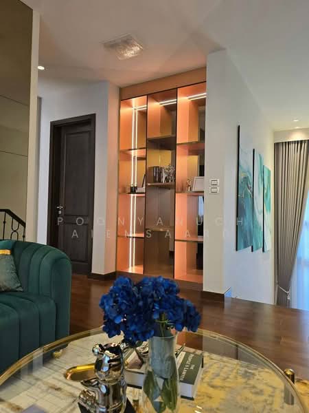 undefined, Bangkok, Huai Khwang, Huai Khwang, Bangkok, 4 Bedrooms, 360 sqm, Single Detached House For Sale, by Poonyanuch Aiemsaard, 500269205 - DDproperty.com