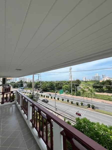 Royal Hill Resort : รอยัล ฮิลล์ รีสอร์ท, ชลบุรี, 154 ถ.ทัพพระยา, หนองปรือ, บางละมุง, ชลบุรี, 146 ตร.ม., คอนโด ให้เช่า, โดย Pensasi Ongphichetmetha, 500269209 - DDproperty.com