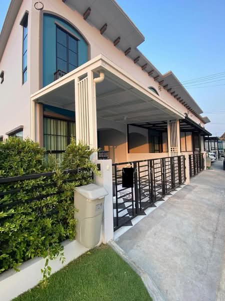 Anasiri Ramkhamhaeng, Bangkok, Ramkhamhaeng 122, Khlong Song Ton Nun, Lat Krabang, Bangkok, 2 Bedrooms, 99 sqm, Townhouse For Rent, by Poonyanuch Aiemsaard, 500269215 - DDproperty.com