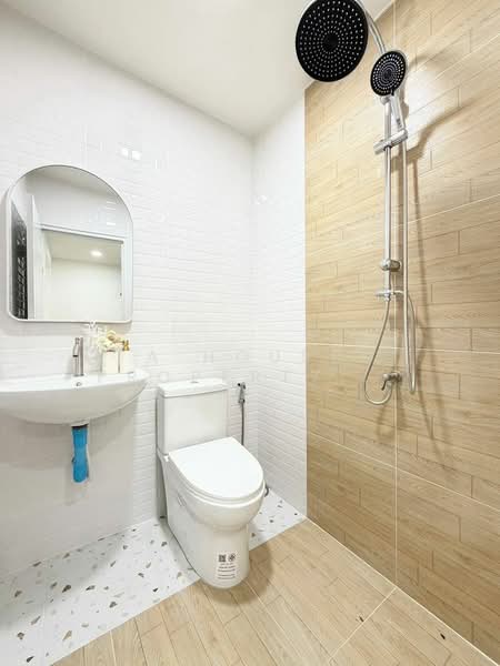 Minimalist townhome for sale in Rung Amorn Villa, Sriracha., Chon Buri (Pattaya), Thung Suk La, Si Racha, Chon Buri (Pattaya), 2 Bedrooms, 100 sqm, Townhouse For Sale, by A House Property Co.,Ltd., 500269230 - DDproperty.com