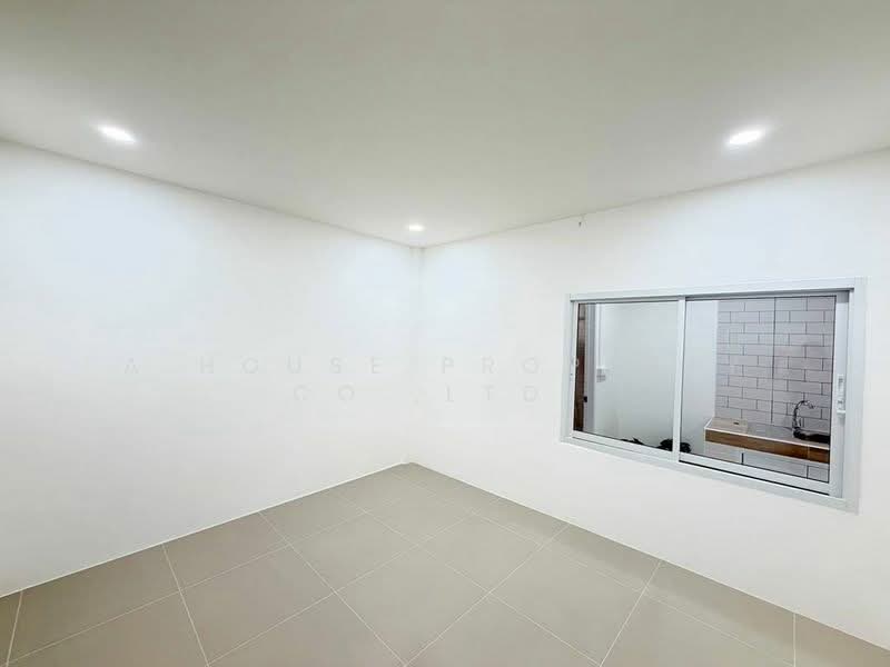 Minimalist townhome for sale in Rung Amorn Villa, Sriracha., Chon Buri (Pattaya), Thung Suk La, Si Racha, Chon Buri (Pattaya), 2 Bedrooms, 100 sqm, Townhouse For Sale, by A House Property Co.,Ltd., 500269230 - DDproperty.com