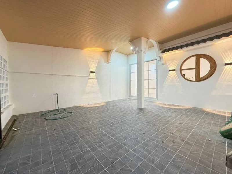 Minimalist townhome for sale in Rung Amorn Villa, Sriracha., Chon Buri (Pattaya), Thung Suk La, Si Racha, Chon Buri (Pattaya), 2 Bedrooms, 100 sqm, Townhouse For Sale, by A House Property Co.,Ltd., 500269230 - DDproperty.com