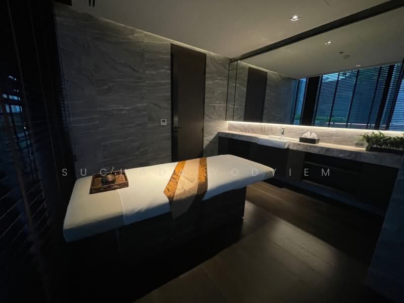 The Esse Sukhumvit 36, Bangkok, Soi Sukhumvit 36, Sukhumvit Road, Phra Kanong, Khlong Toei, Bangkok, 1 Bedroom, 43 sqm, Condo For Sale, by Suchada Yodyiem, 500269235 - DDproperty.com