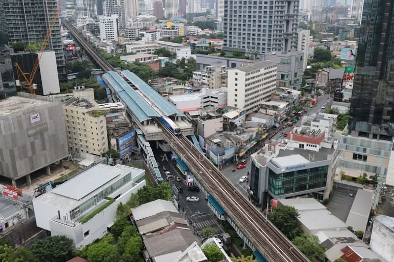 Siri At Sukhumvit, Bangkok, 902 Sukhumvit Road, Phra Kanong, Khlong Toei, Bangkok, 1 Bedroom, 51 sqm, Condo For Rent, by Vichai  Annavakulthorn, 500269288 - DDproperty.com