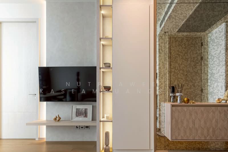 The Strand Thonglor, Bangkok, 36 Soi Sukhumvit 55, Khlong Tan Nua, Watthana, Bangkok, 1 Bedroom, 51 sqm, Condo For Rent, by Nutprawee Kaseamruangkit, 500269353 - DDproperty.com