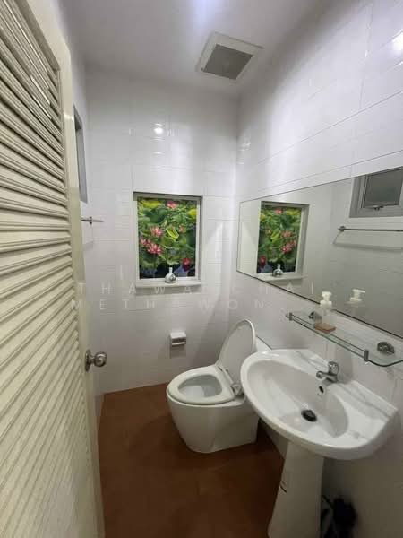 2-BR Townhouse, Bangkok, Tha Rang, Bang Khen, Bangkok, 2 Bedrooms, 200 sqm, Townhouse For Rent, by Thawatchai Methawongworakul, 500269381 - DDproperty.com