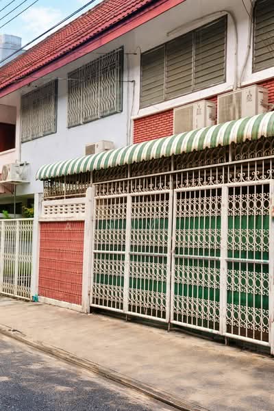 For Rent - 3-BR Townhouse, Bangkok