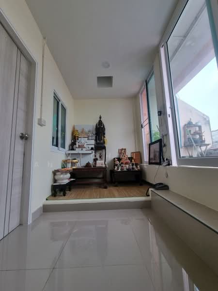 3-BR Townhouse, Bangkok, Samsen Nok, Huai Khwang, Bangkok, 3 Bedrooms, 180 sqm, Townhouse For Rent, by Vichai  Annavakulthorn, 500269439 - DDproperty.com