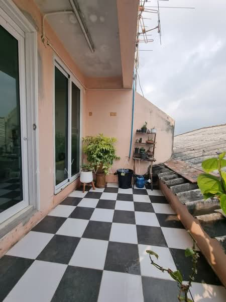 3-BR Townhouse, Bangkok, Samsen Nok, Huai Khwang, Bangkok, 3 Bedrooms, 180 sqm, Townhouse For Rent, by Vichai  Annavakulthorn, 500269439 - DDproperty.com