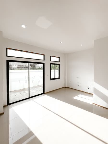 Phumsiri Townhome Sridan 22, Samut Prakan, Bang Kaeo, Bang Plee, Samut Prakan, 4 Bedrooms, 190 sqm, Townhouse For Sale, by HOME Real Estate Service, 500269539 - DDproperty.com