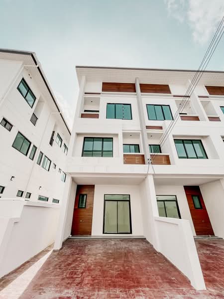 Phumsiri Townhome Sridan 22, Samut Prakan, Bang Kaeo, Bang Plee, Samut Prakan, 4 Bedrooms, 190 sqm, Townhouse For Sale, by HOME Real Estate Service, 500269539 - DDproperty.com