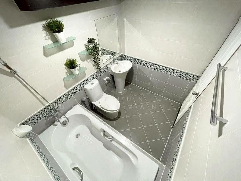 The Waterford Sukhumvit 50, Bangkok, 890 Soi Sukhumvit 50, Phra Kanong, Khlong Toei, Bangkok, 2 Bedrooms, 75 sqm, Condo For Rent, by Pafhun  Detnopmani , 500269693 - DDproperty.com