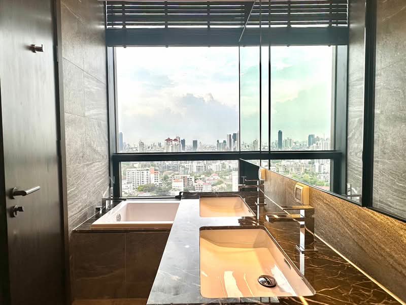 The Esse Sukhumvit 36, Bangkok, Soi Sukhumvit 36, Sukhumvit Road, Phra Kanong, Khlong Toei, Bangkok, 2 Bedrooms, 72 sqm, Condo For Rent, by Vichai  Annavakulthorn, 500269731 - DDproperty.com