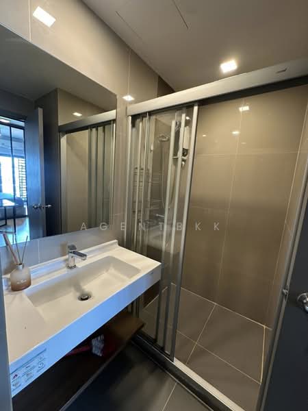 IDEO Sathorn-Wongwian Yai, Bangkok, 219 Soi Krung Thonburi 1, Khlong Ton Sai, Khlong San, Bangkok, 1 Bedroom, 35 sqm, Condo For Rent, by Agentbkk, 500269766 - DDproperty.com