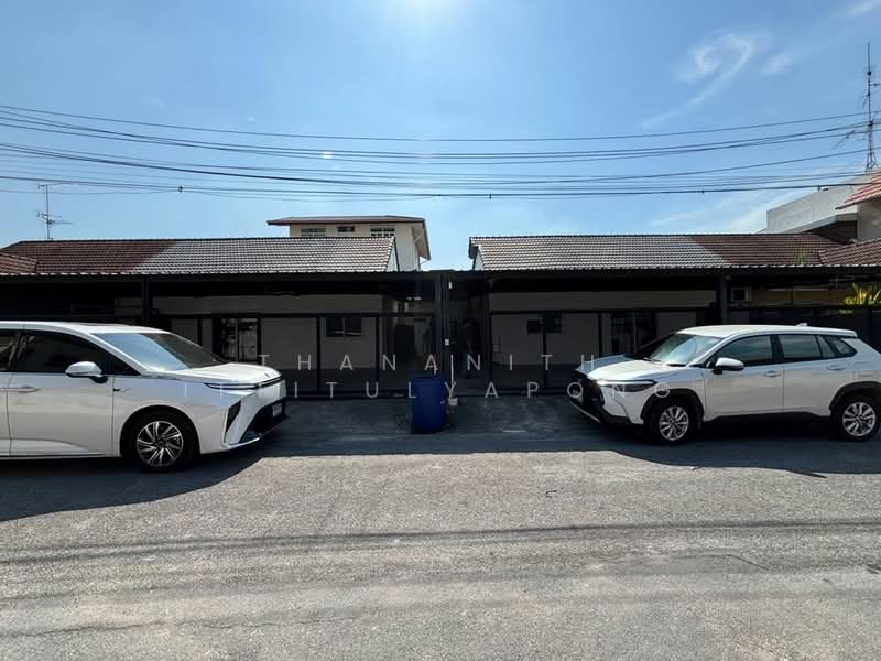undefined, Bangkok, Lat Phrao, Lat Phrao, Bangkok, 3 Bedrooms, 200 sqm, Single Detached House For Rent, by Thananith Ittitulyapong, 500269779 - DDproperty.com