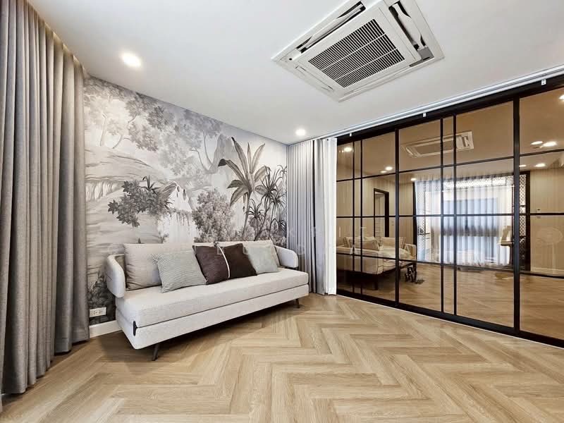 President Park Sukhumvit 24, Bangkok, 99 Sukhumvit 24 Alley, Khlongtoei Nua, Watthana, Bangkok, 3 Bedrooms, 223 sqm, Condo For Sale, by Tanakrit Chotbuddkayan, 500269814 - DDproperty.com