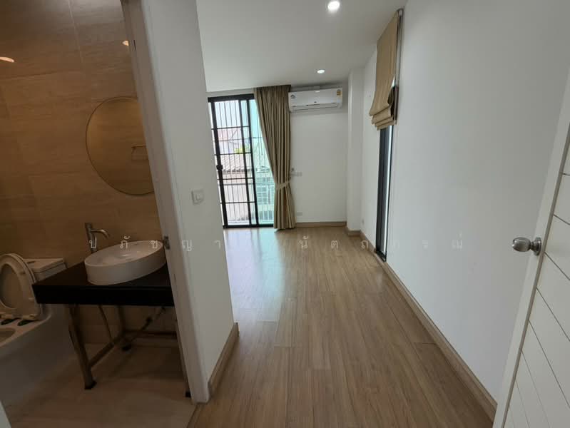 บ้านแฝด สร้างเอง ไม่มีส่วนกลาง สุขุมวิท 113, Samut Prakan, Samrong Nua, Muang Samut Prakarn, Samut Prakan, 3 Bedrooms, 311 sqm, Semi-Detached House (Twin House) For Sale, by ปภัชญา ธนัตถ์ภรณ์, 500269830 - DDproperty.com