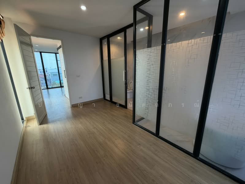 บ้านแฝด สร้างเอง ไม่มีส่วนกลาง สุขุมวิท 113, Samut Prakan, Samrong Nua, Muang Samut Prakarn, Samut Prakan, 3 Bedrooms, 311 sqm, Semi-Detached House (Twin House) For Sale, by ปภัชญา ธนัตถ์ภรณ์, 500269830 - DDproperty.com