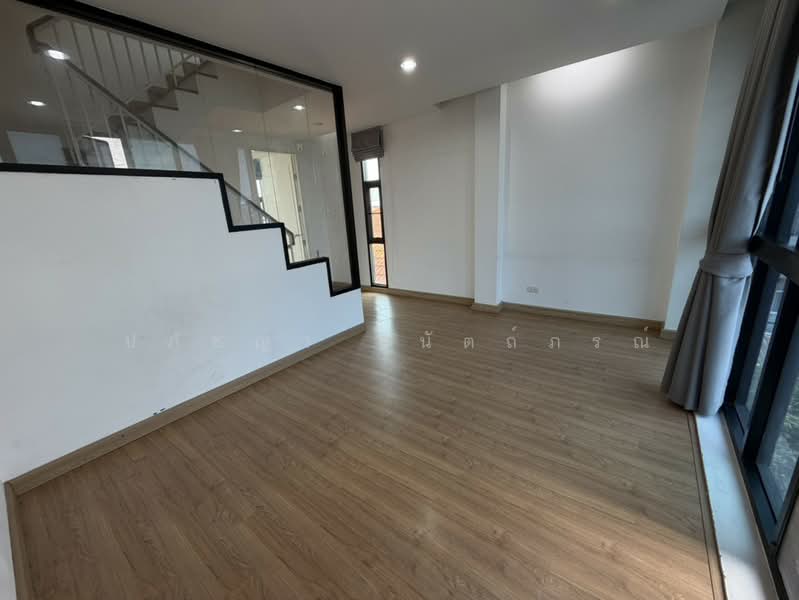 บ้านแฝด สร้างเอง ไม่มีส่วนกลาง สุขุมวิท 113, Samut Prakan, Samrong Nua, Muang Samut Prakarn, Samut Prakan, 3 Bedrooms, 311 sqm, Semi-Detached House (Twin House) For Sale, by ปภัชญา ธนัตถ์ภรณ์, 500269830 - DDproperty.com