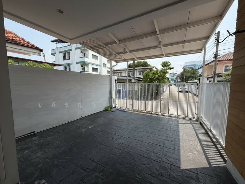 บ้านแฝด สร้างเอง ไม่มีส่วนกลาง สุขุมวิท 113, Samut Prakan, Samrong Nua, Muang Samut Prakarn, Samut Prakan, 3 Bedrooms, 311 sqm, Semi-Detached House (Twin House) For Sale, by ปภัชญา ธนัตถ์ภรณ์, 500269830 - DDproperty.com