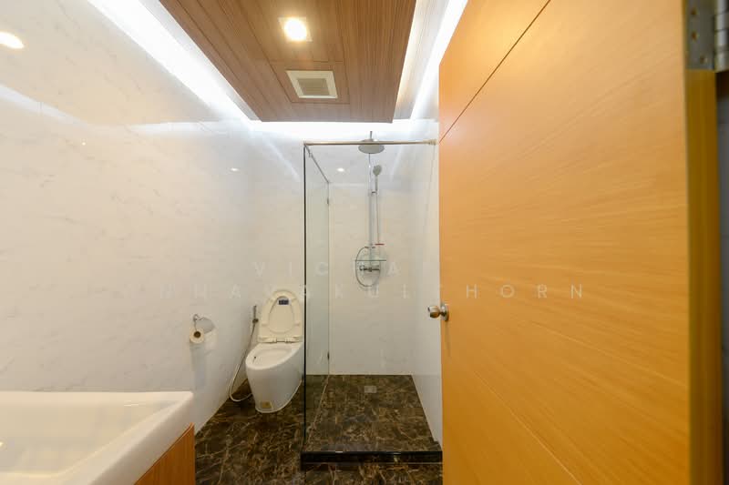 Lumpini Park View, Bangkok, Rama 4, Thung Maha Mek, Sathon, Bangkok, 2 Bedrooms, 100 sqm, Condo For Rent, by Vichai  Annavakulthorn, 500269850 - DDproperty.com