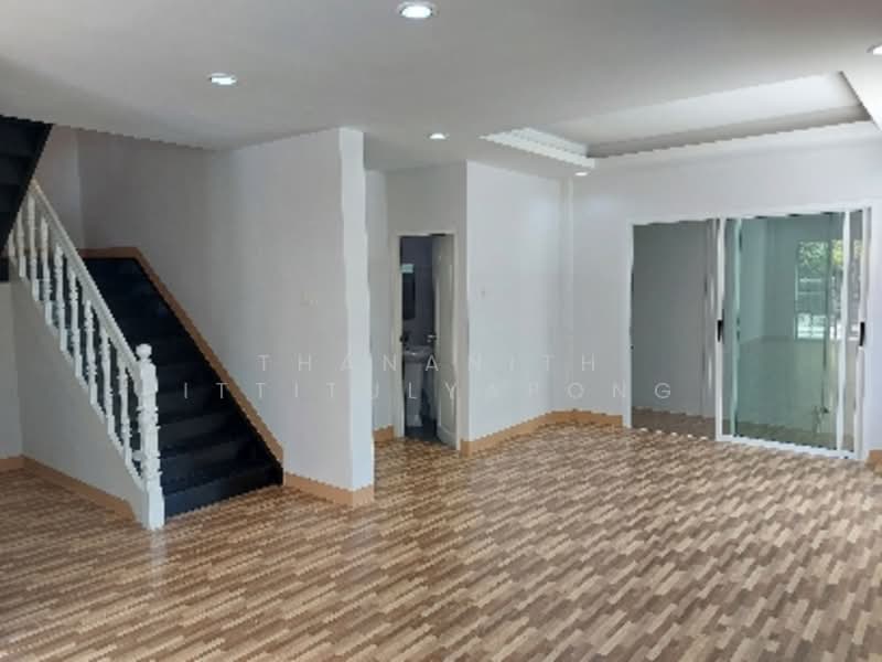 4-BR House, Bangkok, Sam Wa Tawan Ok, Khlong Sam Wa, Bangkok, 4 Bedrooms, 220 sqm, Single Detached House For Sale, by Thananith Ittitulyapong, 500269854 - DDproperty.com