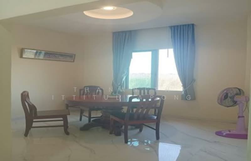 3-BR House, Bangkok, Lam Pla Tiew, Lat Krabang, Bangkok, 3 Bedrooms, 245 sqm, Single Detached House For Sale, by Thananith Ittitulyapong, 500269873 - DDproperty.com