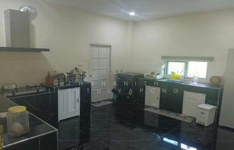 3-BR House, Bangkok, Lam Pla Tiew, Lat Krabang, Bangkok, 3 Bedrooms, 245 sqm, Single Detached House For Sale, by Thananith Ittitulyapong, 500269873 - DDproperty.com