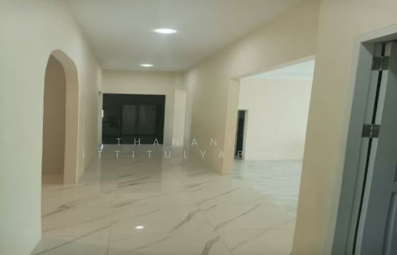 3-BR House, Bangkok, Lam Pla Tiew, Lat Krabang, Bangkok, 3 Bedrooms, 245 sqm, Single Detached House For Sale, by Thananith Ittitulyapong, 500269873 - DDproperty.com