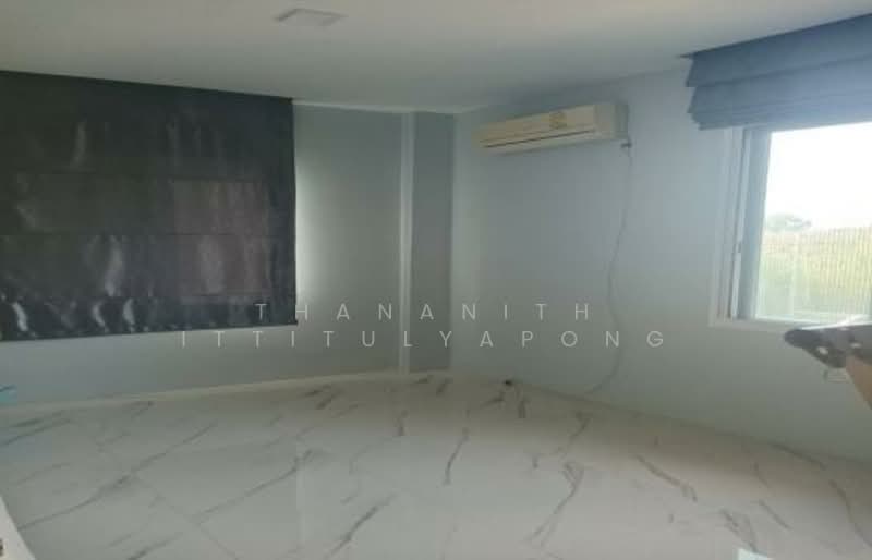 3-BR House, Bangkok, Lam Pla Tiew, Lat Krabang, Bangkok, 3 Bedrooms, 245 sqm, Single Detached House For Sale, by Thananith Ittitulyapong, 500269873 - DDproperty.com