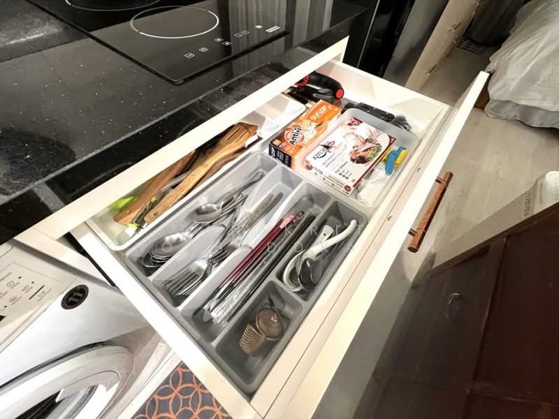 IDEO MOBI Sukhumvit 81, Bangkok, 2097 Sukhumvit Road, Bang Chak, Phra Khanong, Bangkok, 1 Bedroom, 22 sqm, Condo For Rent, by Tanakrit Chotbuddkayan, 500269952 - DDproperty.com