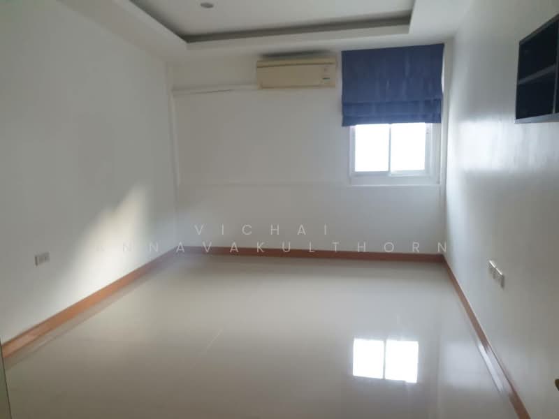 3-BR House, Bangkok, Khlong Tan Nua, Watthana, Bangkok, 3 Bedrooms, 200 sqm, Single Detached House For Rent, by Vichai  Annavakulthorn, 500269990 - DDproperty.com
